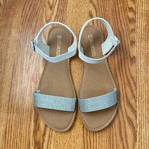 DREAM PAIRS White and Silver Sandals - Size 10